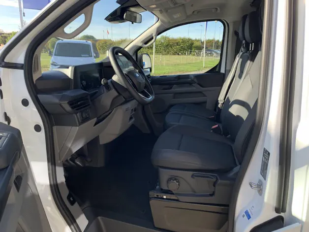 FORD Transit Custom Van 320 L2 2.0 EcoBlue 170 Trend