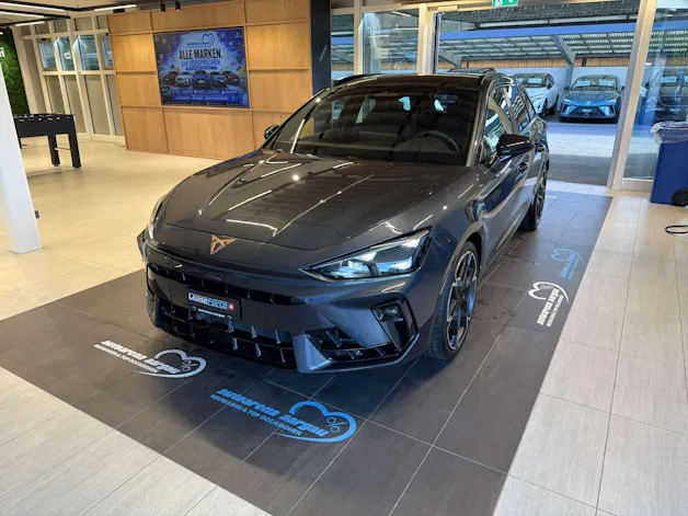 CUPRA LEON ST 2.0 TSi VZ 333PS 4Drive DSG-Automat