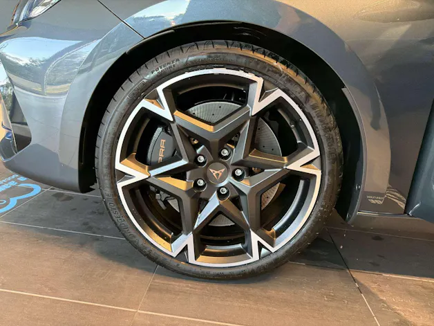 CUPRA LEON ST 2.0 TSi VZ 333PS 4Drive DSG-Automat