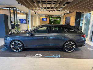 CUPRA LEON ST 2.0 TSi VZ 333PS 4Drive DSG-Automat
