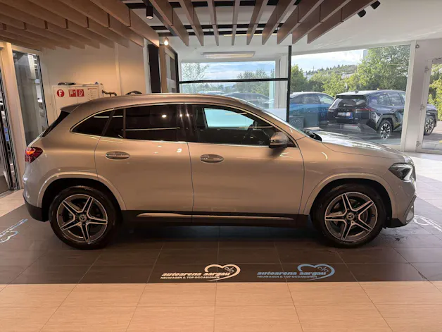 MERCEDES-BENZ GLA 200 AMG-Line DCT-Automat