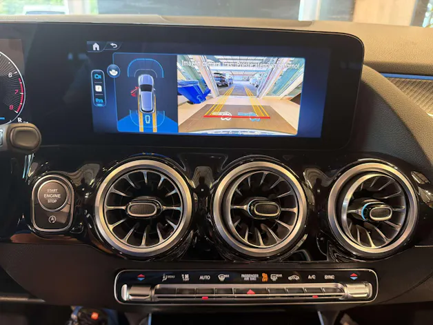 MERCEDES-BENZ GLA 200 AMG-Line DCT-Automat
