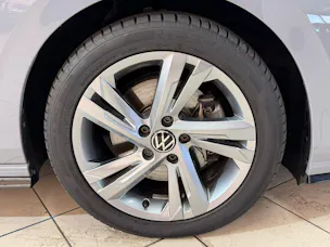 VW Golf 2.0 TSI R-Line DSG 4 Motion