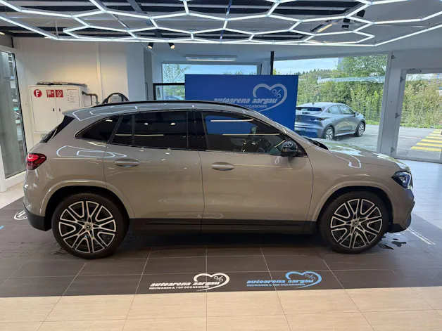 MERCEDES-BENZ GLA 250 4Matic AMG Line Advances Plus DCT-Automat
