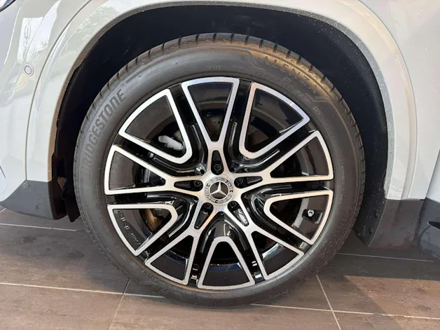 MERCEDES-BENZ GLA 250 4Matic AMG Line Advances Plus DCT-Automat