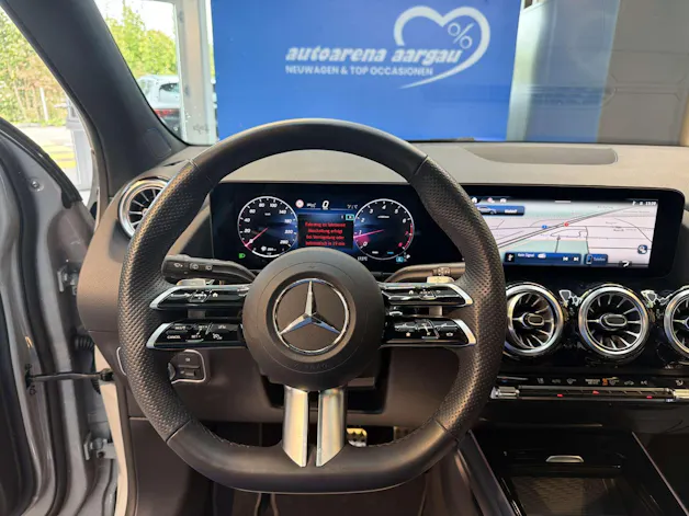 MERCEDES-BENZ GLA 250 4Matic AMG Line Advances Plus DCT-Automat