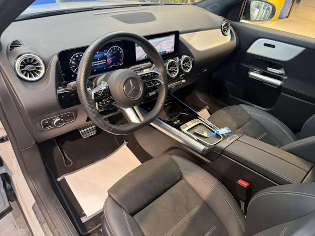 MERCEDES-BENZ GLA 250 4Matic AMG Line Advances Plus DCT-Automat