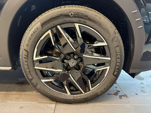 PEUGEOT 3008 145 GT Hybrid e-DCS-Automat