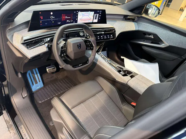 PEUGEOT 3008 145 GT Hybrid e-DCS-Automat