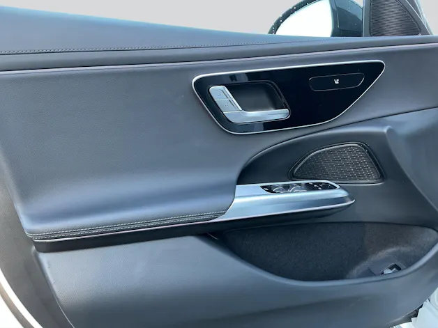 MERCEDES-BENZ E 220 d 4 Matic