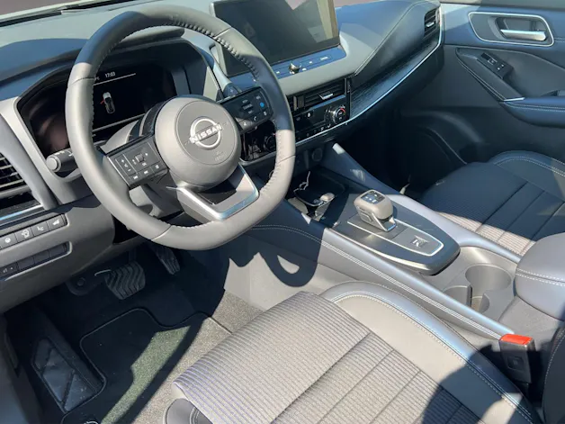 NISSAN Qashqai 1.3 DIG-T 158 Tekna
