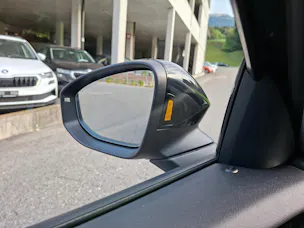 SKODA Superb Combi 2.0 TDi Selection 4x4 DSG *Anhängerkupplung & 8-fach bereift*