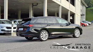 SKODA Superb Combi 2.0 TDi Selection 4x4 DSG *Anhängerkupplung & 8-fach bereift*