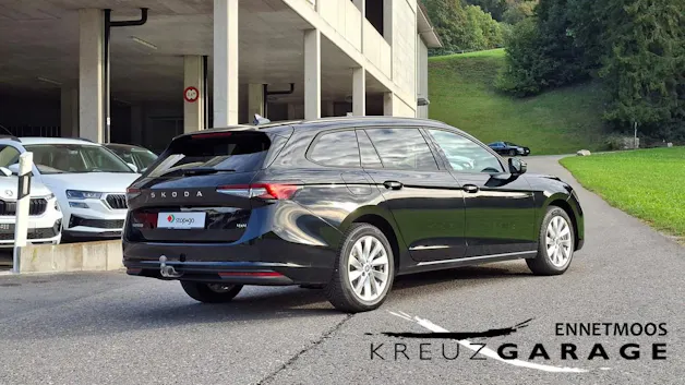 SKODA Superb Combi 2.0 TDi Selection 4x4 DSG *Anhängerkupplung & 8-fach bereift*