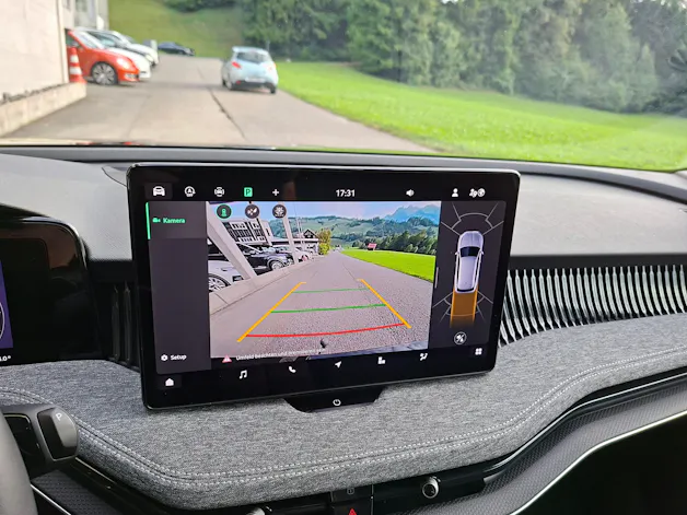 SKODA Superb Combi 2.0 TDi Selection 4x4 DSG *Anhängerkupplung & 8-fach bereift*
