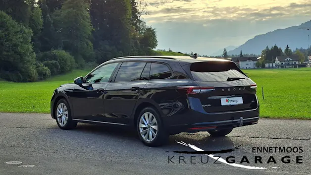 SKODA Superb Combi 2.0 TDi Selection 4x4 DSG *Anhängerkupplung & 8-fach bereift*