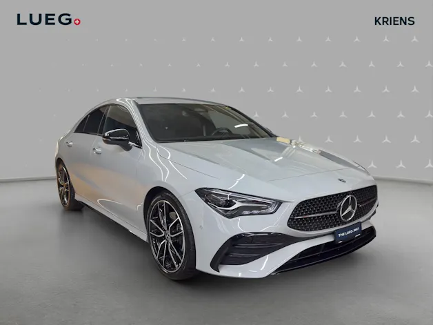 MERCEDES-BENZ CLA 200 - AMG / Rückfahrkamera / Ambiente-Licht / Volldigitales Display