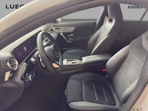 MERCEDES-BENZ CLA 200 - AMG / Rückfahrkamera / Ambiente-Licht / Volldigitales Display