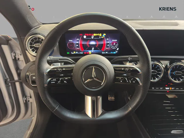 MERCEDES-BENZ CLA 200 - AMG / Rückfahrkamera / Ambiente-Licht / Volldigitales Display