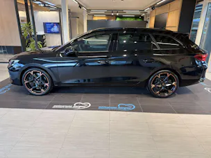 CUPRA LEON ST 2.0 TSi VZ 333PS 4Drive DSG-Automat