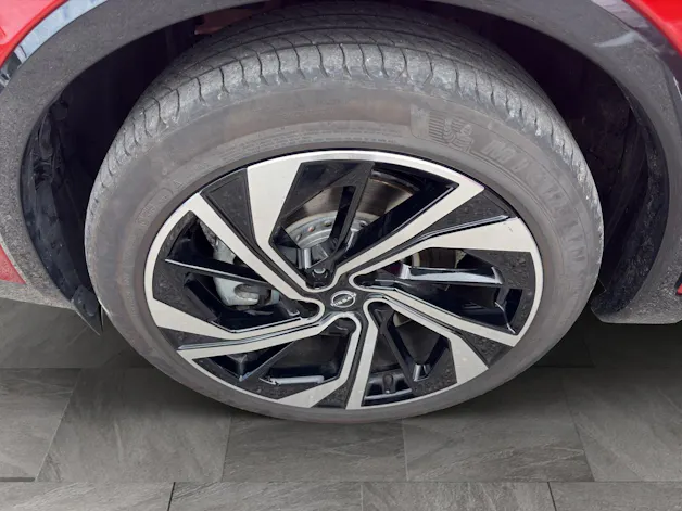 NISSAN Qashqai 1.5 VC-T Tekna+