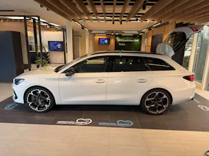 CUPRA LEON ST 2.0 TSi VZ 333PS 4Drive DSG-Automat