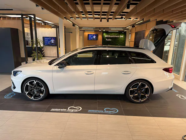 CUPRA LEON ST 2.0 TSi VZ 333PS 4Drive DSG-Automat