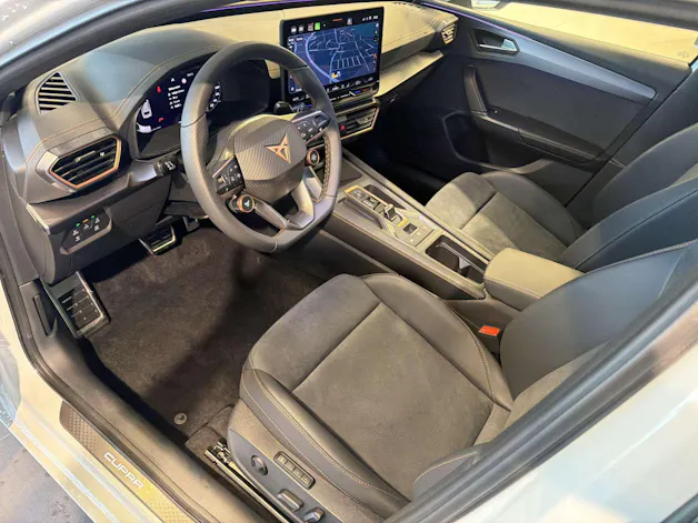 CUPRA LEON ST 2.0 TSi VZ 333PS 4Drive DSG-Automat