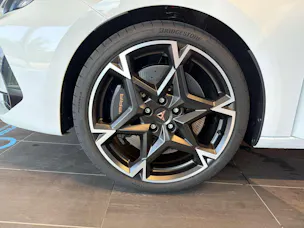 CUPRA LEON ST 2.0 TSi VZ 333PS 4Drive DSG-Automat