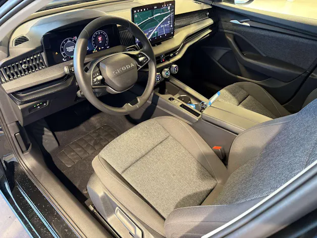 SKODA Superb Combi 1.5 eTSI mHEV Essence DSG-Automat