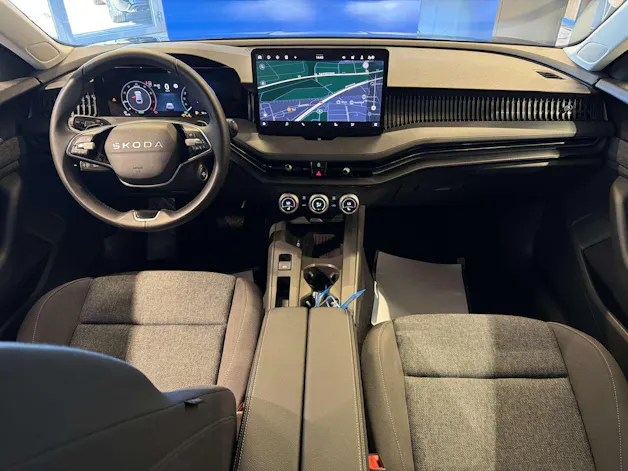 SKODA Superb Combi 1.5 eTSI mHEV Essence DSG-Automat
