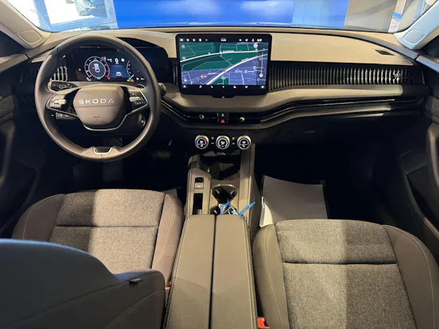 SKODA Superb Combi 1.5 eTSI mHEV Essence DSG-Automat