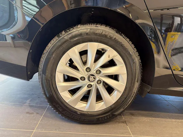 SKODA Superb Combi 1.5 eTSI mHEV Essence DSG-Automat