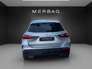 MERCEDES-BENZ GLA 200 Night Star 7G-D
