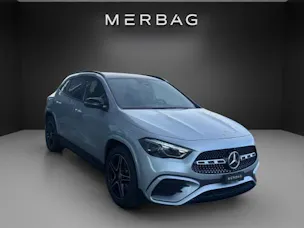 MERCEDES-BENZ GLA 200 Night Star 7G-D