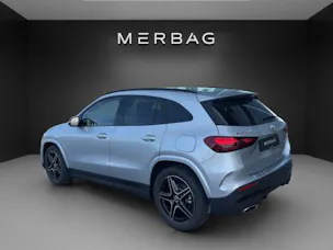 MERCEDES-BENZ GLA 200 Night Star 7G-D