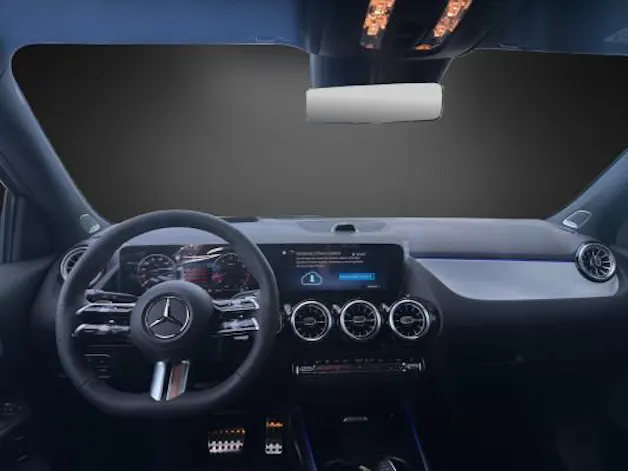 MERCEDES-BENZ GLA 200 Night Star 7G-D