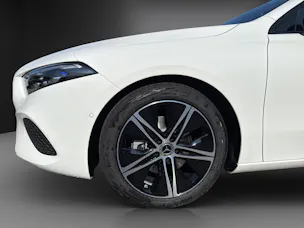 MERCEDES-BENZ A 200 Night Star 7G-DCT