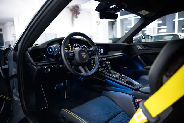 PORSCHE 911 GT3 Touring PDK 2+2 Jahre Garantie