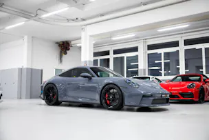 PORSCHE 911 GT3 Touring PDK 2+2 Jahre Garantie