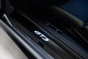 PORSCHE 911 GT3 Touring PDK 2+2 Jahre Garantie