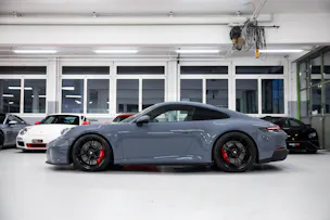 PORSCHE 911 GT3 Touring PDK 2+2 Jahre Garantie