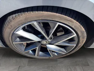 SKODA Superb Combi 2.0 TSI SportLine+ 4x4 DSG
