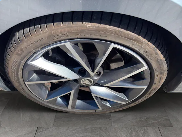 SKODA Superb Combi 2.0 TSI SportLine+ 4x4 DSG