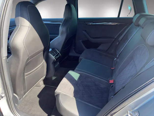 SKODA Superb Combi 2.0 TSI SportLine+ 4x4 DSG