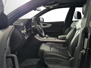 AUDI Q8 55 TFSI quattro tiptronic