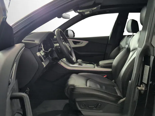 AUDI Q8 55 TFSI quattro tiptronic