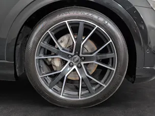 AUDI Q8 55 TFSI quattro tiptronic
