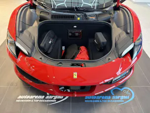 FERRARI 296 GTB 830PS Automat