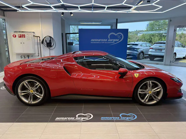 FERRARI 296 GTB 830PS Automat